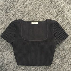 Aritzia Babaton Charcoal Ribbed Crop Top